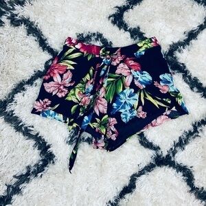 STRETCHY Floral Shorts